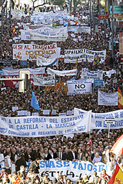 500,000 demonstrate in Murcia in defence of the Tajo-Segura water transfer